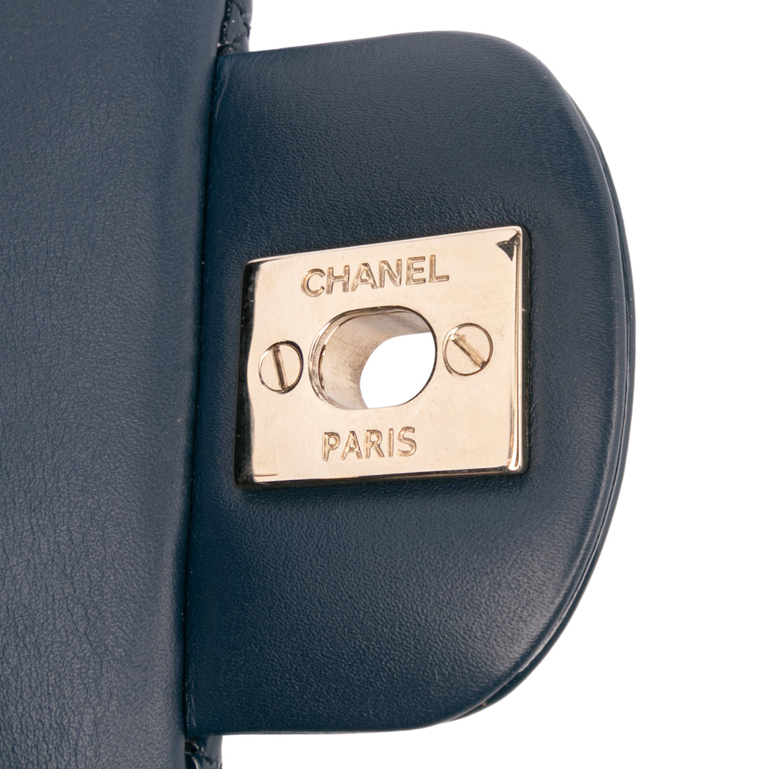Chanel Mini Rectangular Classic Cuir verni Simple rabat Bleu