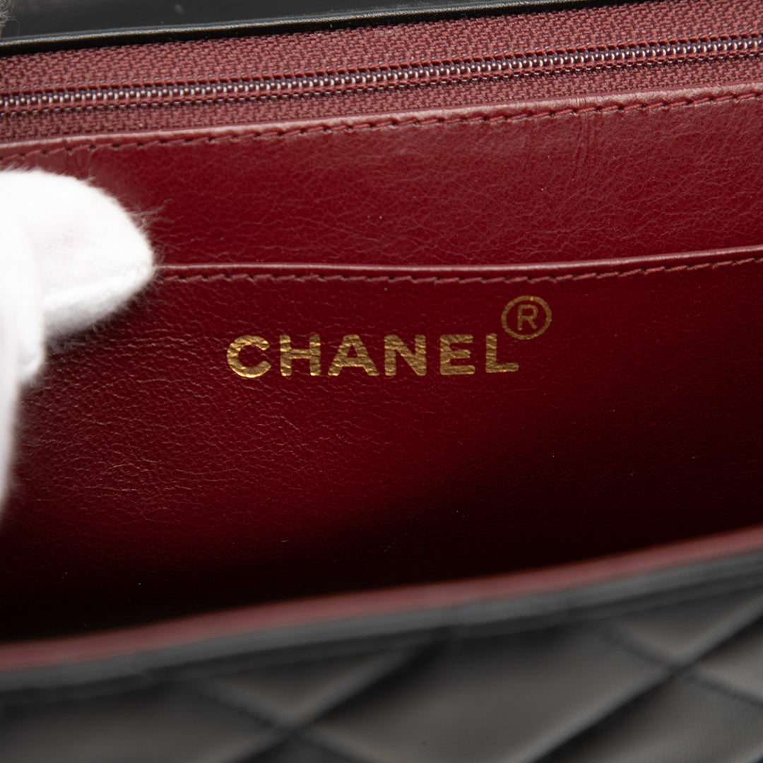 Chanel Maxi XL Classic Cuir d’agneau Simple rabat