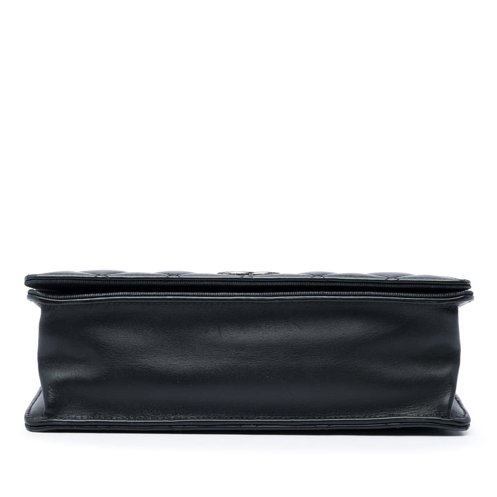 Chanel Matelassé Ballerine à rabat Moyen Cuir d'agneau Noir