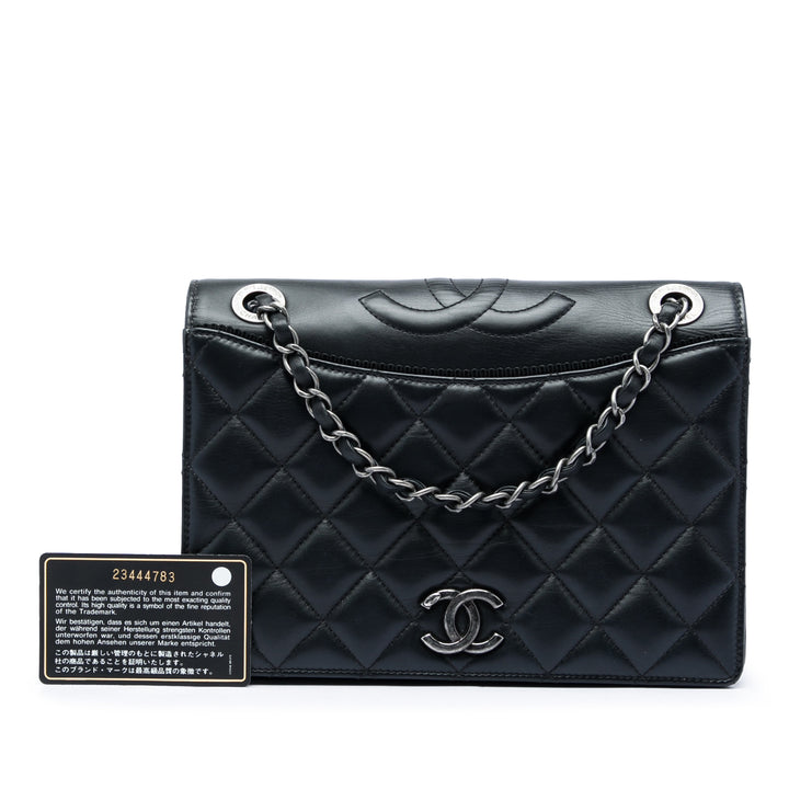 Chanel Matelassé Ballerine à rabat Moyen Cuir d'agneau Noir