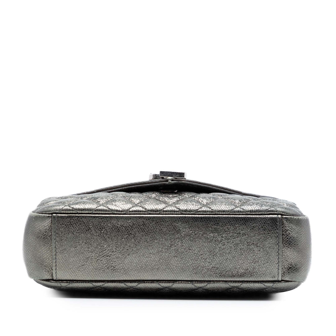 Saint Laurent Medium Iridescent Cuir de veau Triquilt Monogram College Sac