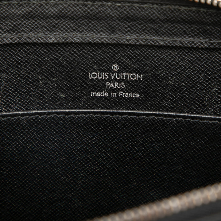 Louis Vuitton Taiga Pochette Baikal