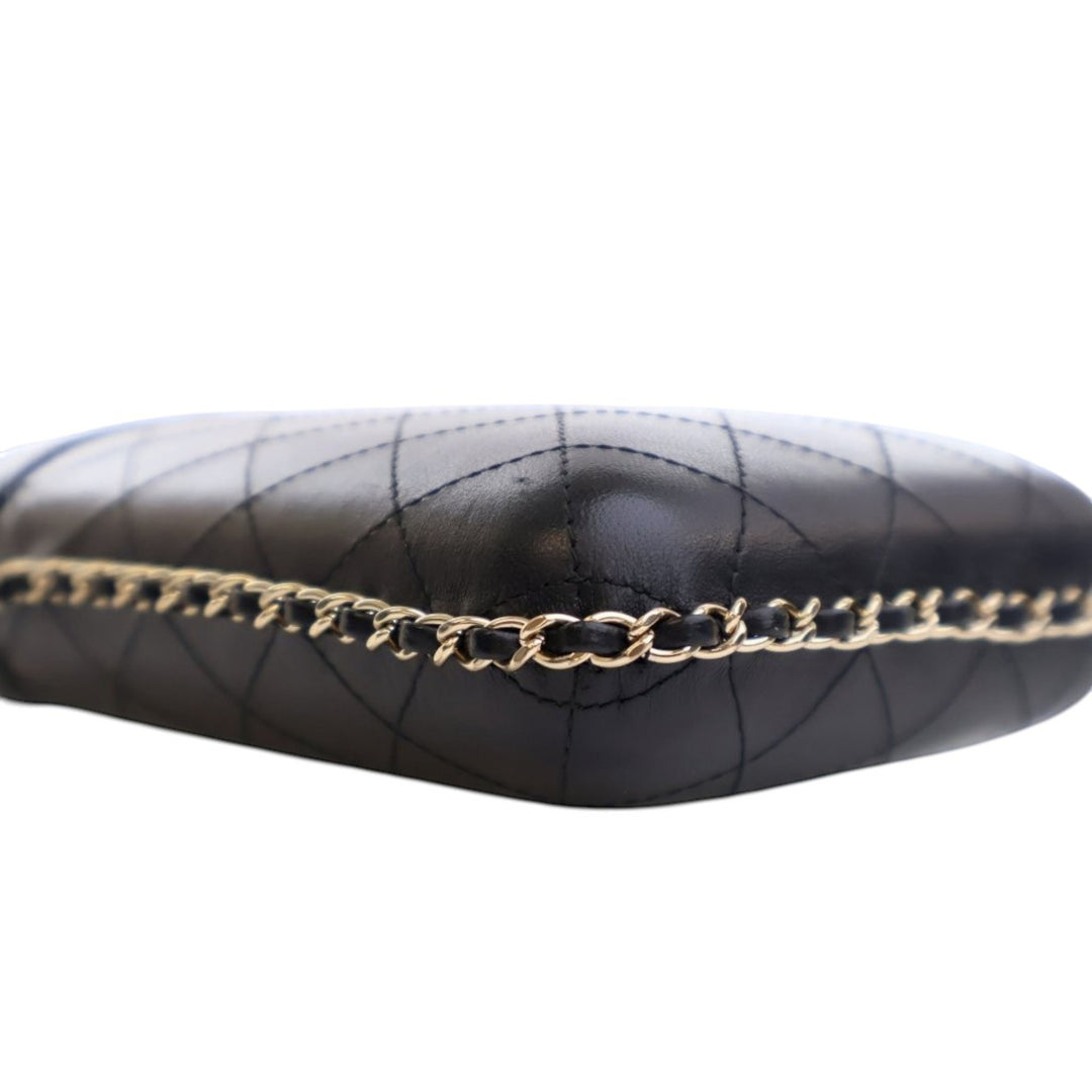 Chanel CC Quilted Cuir d’agneau Chain Around Phone Holder Noir