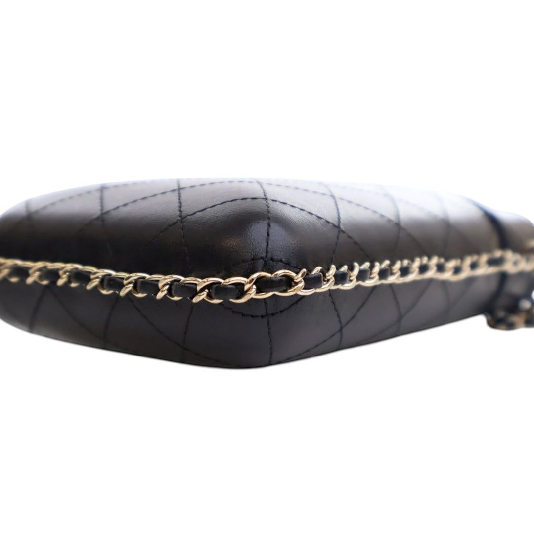 Chanel CC Quilted Cuir d’agneau Chain Around Phone Holder Noir