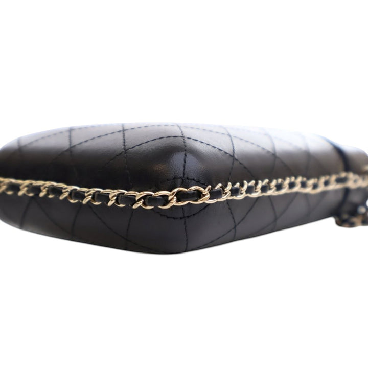 Chanel CC Quilted Cuir d’agneau Chain Around Phone Holder Noir