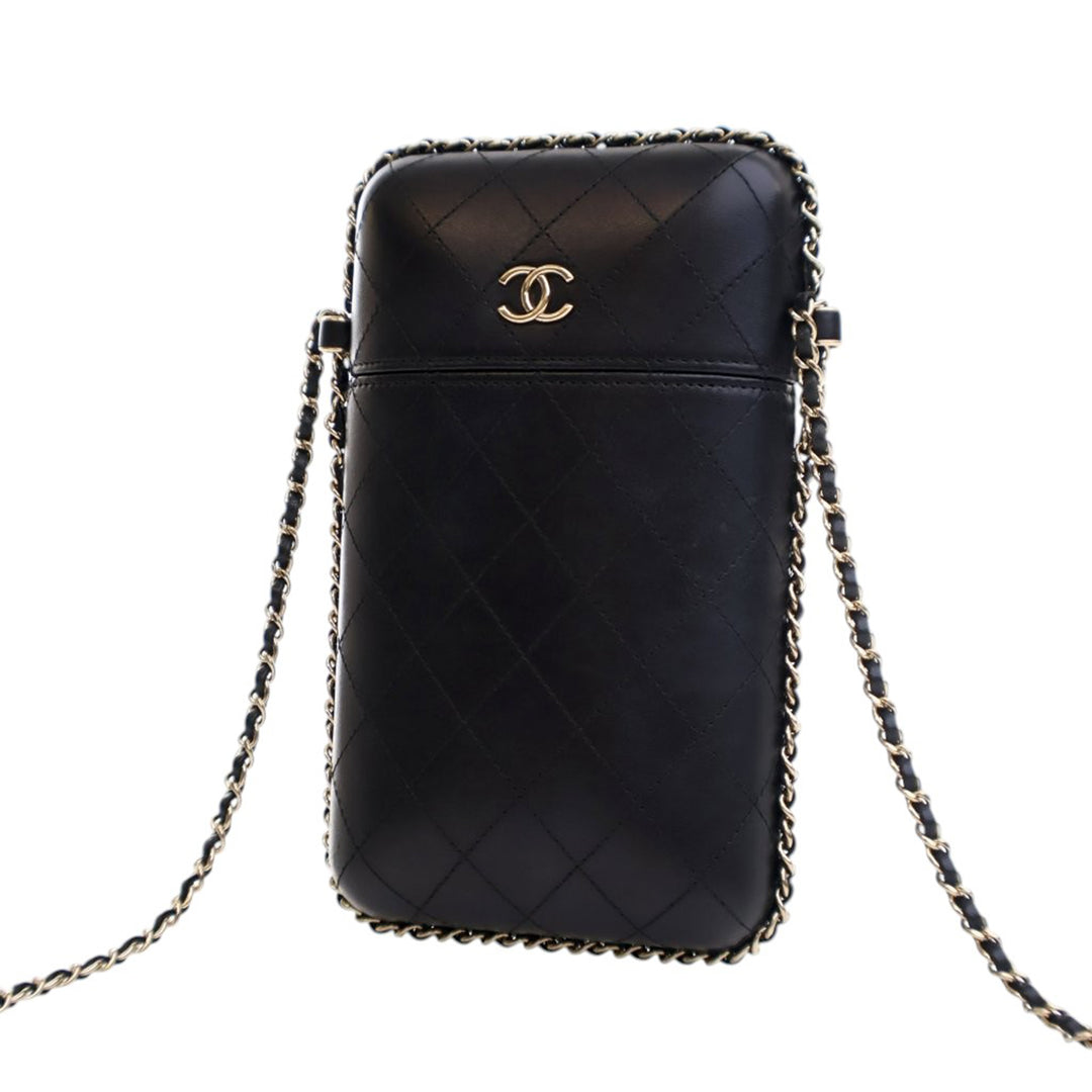 Chanel CC Quilted Cuir d’agneau Chain Around Phone Holder Noir