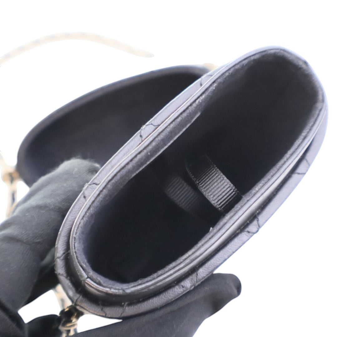 Chanel CC Quilted Cuir d’agneau Chain Around Phone Holder Noir
