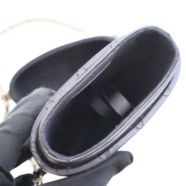 Chanel CC Quilted Cuir d’agneau Chain Around Phone Holder Noir
