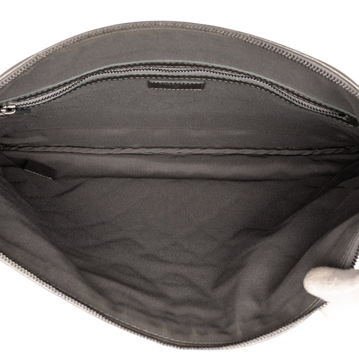 Chanel Large Quilted Métallisé Cuir d’agneau O Étui Pochette Argenté