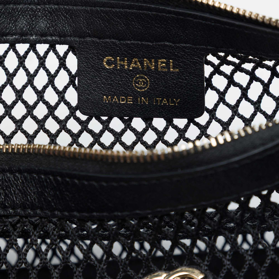 Chanel CC Mesh et brillant Pochette avec chaîne Cuir d'agneau Noir
