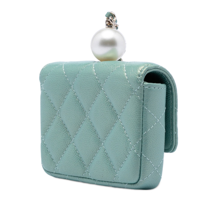 Chanel Iridescent Caviar Perle On Top Coin Purse avec chaîne