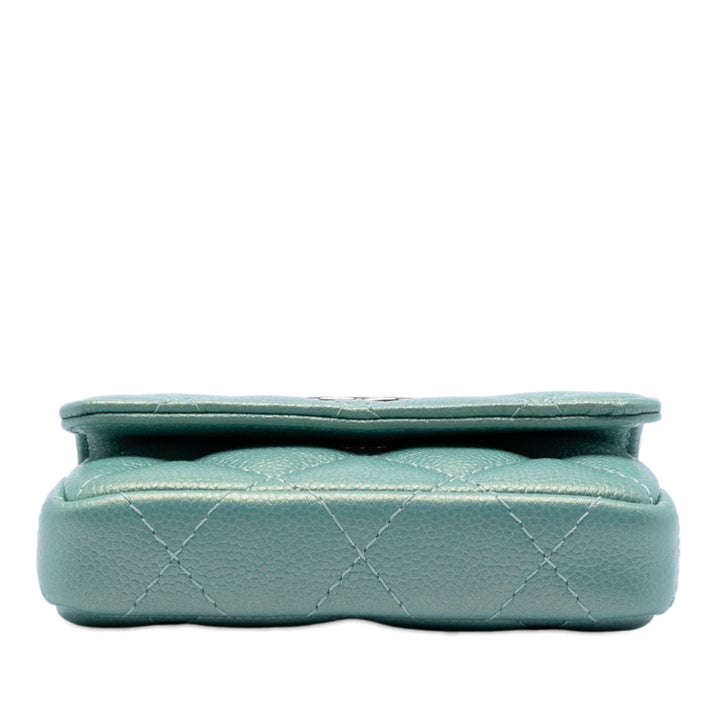 Chanel Iridescent Caviar Perle On Top Coin Purse avec chaîne