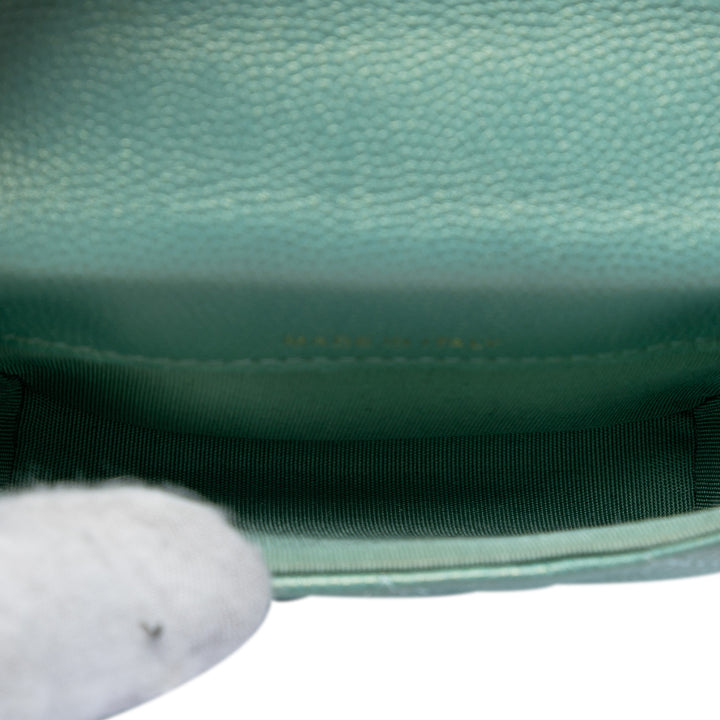 Chanel Iridescent Caviar Perle On Top Coin Purse avec chaîne
