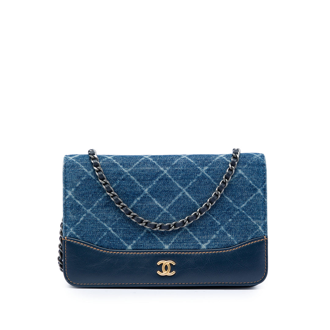 Chanel Printed Jean et Cuir de veau Gabrielle Wallet on Chain
