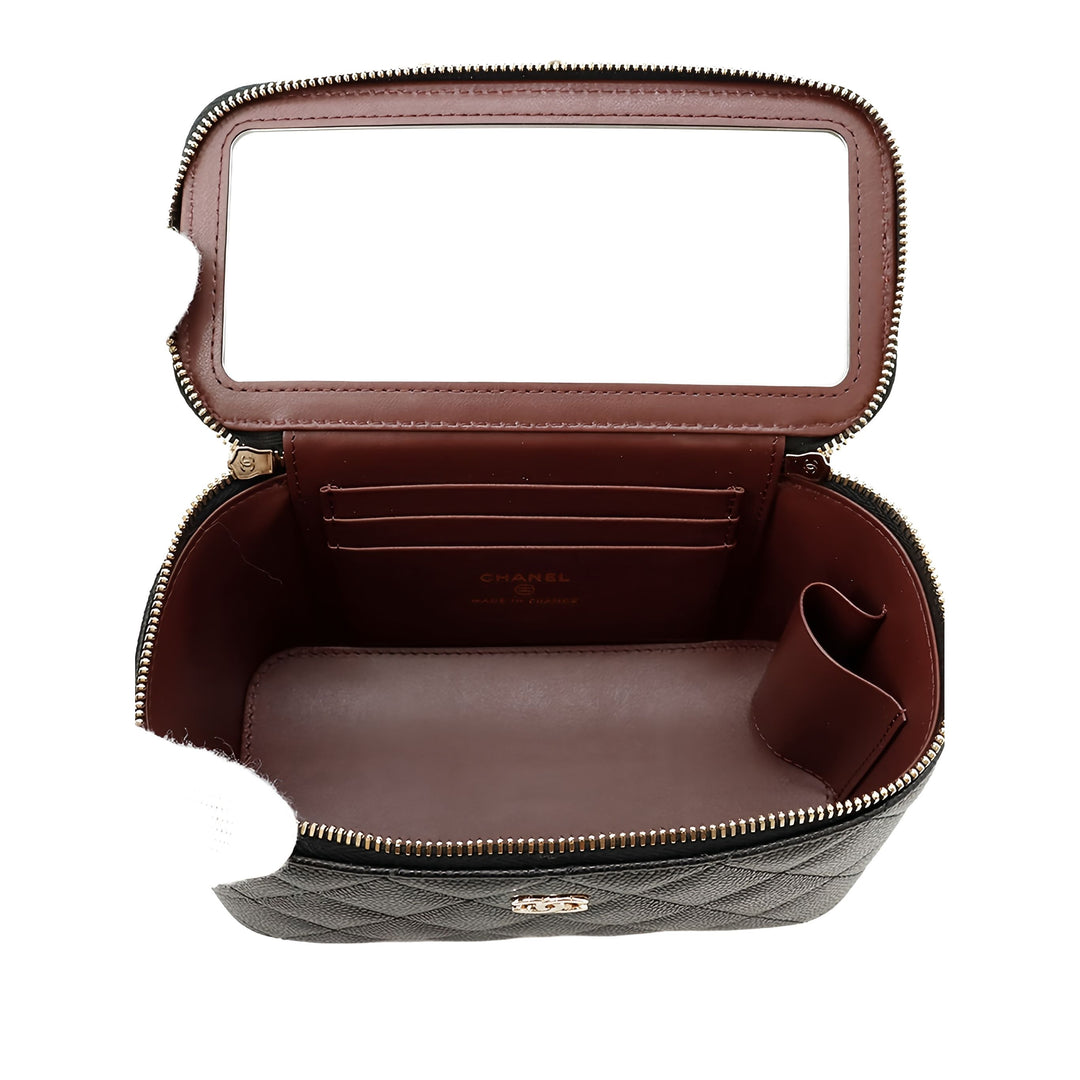 Chanel Matelassé Vanity avec chaîne Petit Cuir caviar Noir – vue 4 – GABY PARIS