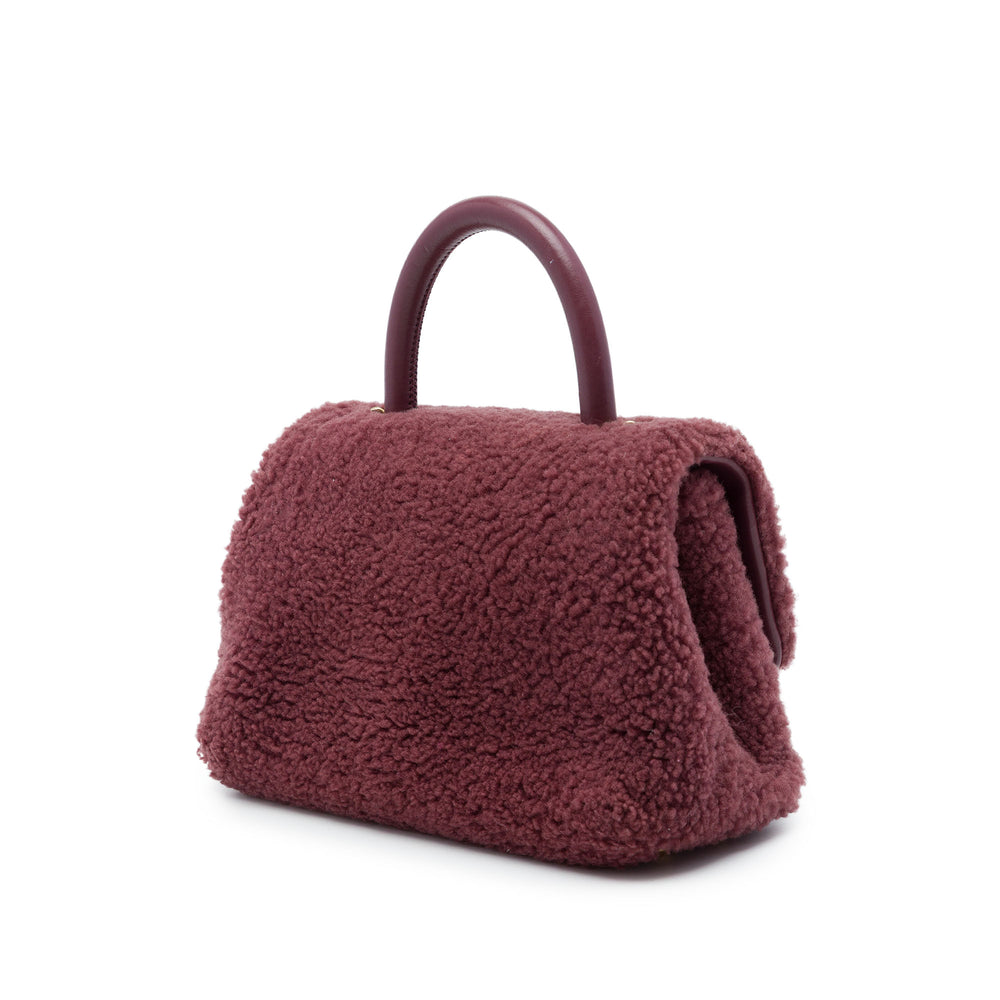 Chanel Shearling Coco sac à Petit Matière naturelle Rouge – vue 2 – GABY PARIS