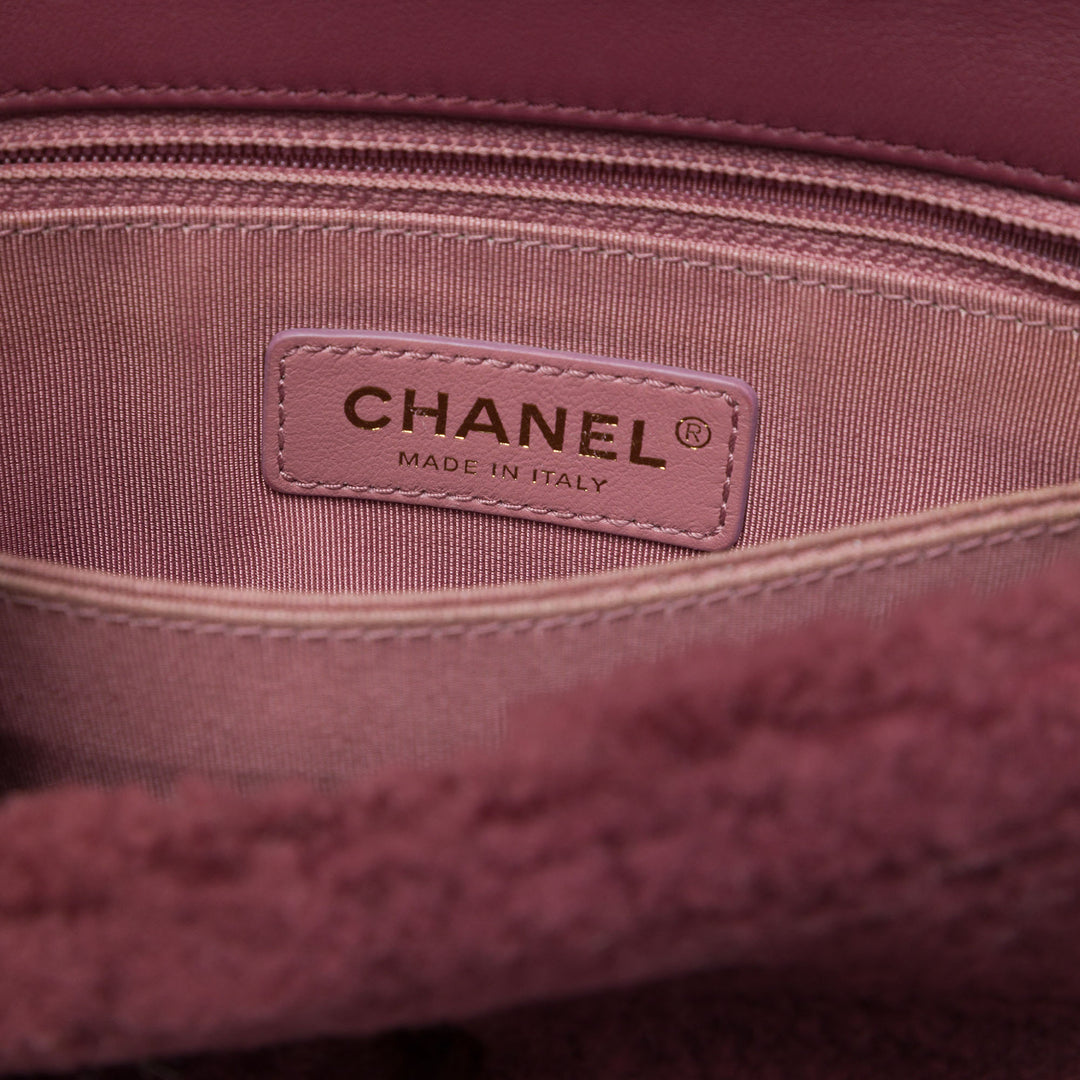 Chanel Shearling Coco sac à Petit Matière naturelle Rouge – vue 5 – GABY PARIS