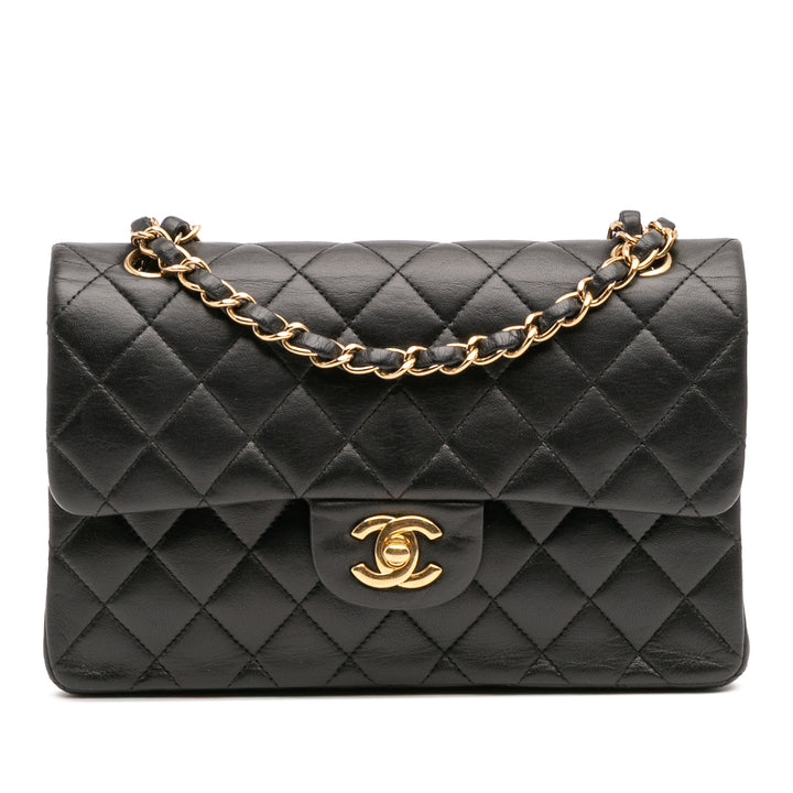 Chanel Small Classic Cuir d’agneau Double rabat Noir – GABY PARIS Authentique