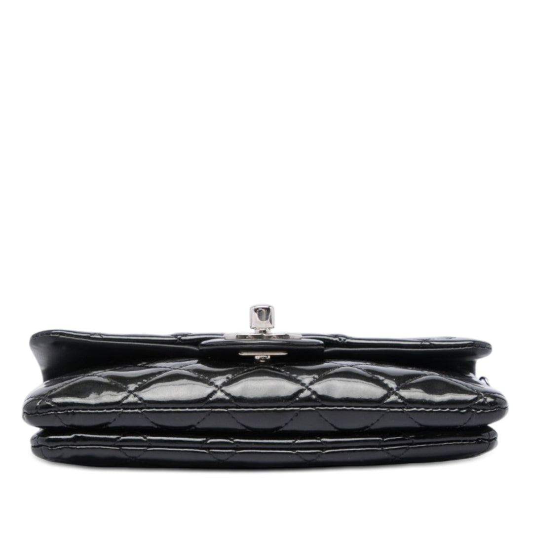 Chanel CC Matelassé Cuir verni à rabat Sac porté croisé