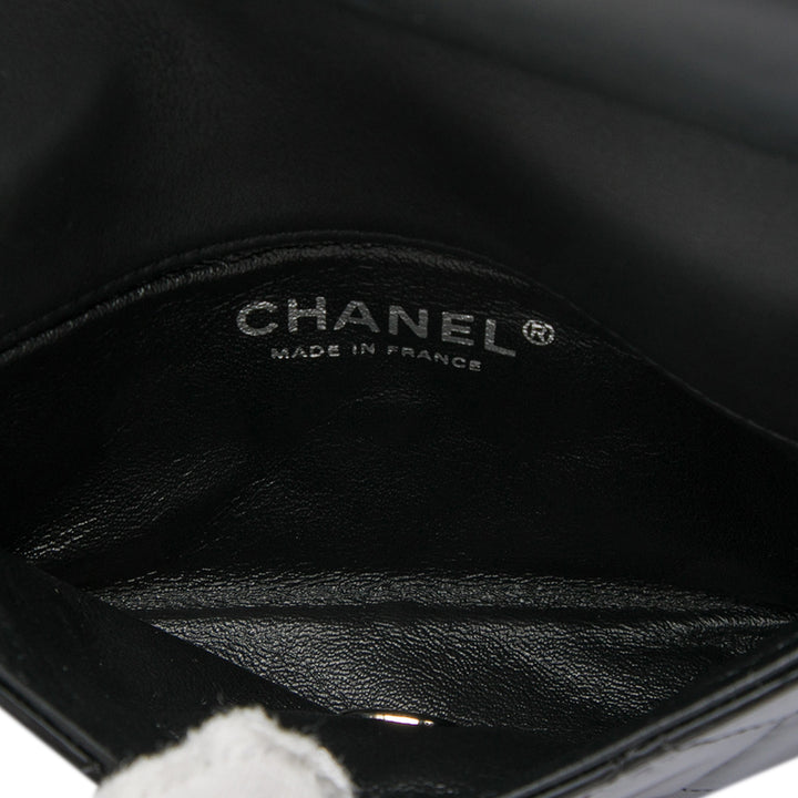Chanel CC Matelassé Cuir verni à rabat Sac porté croisé