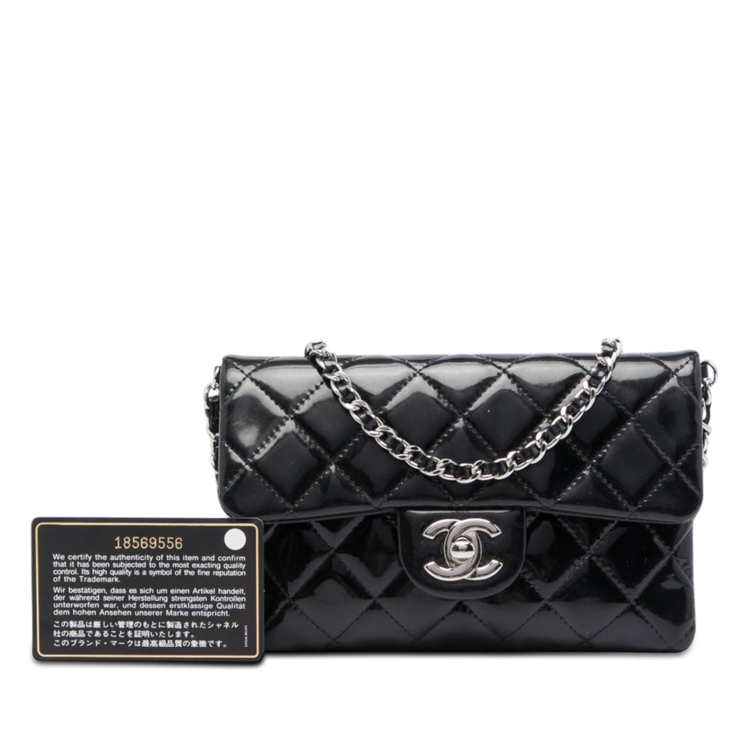 Chanel CC Matelassé Cuir verni à rabat Sac porté croisé