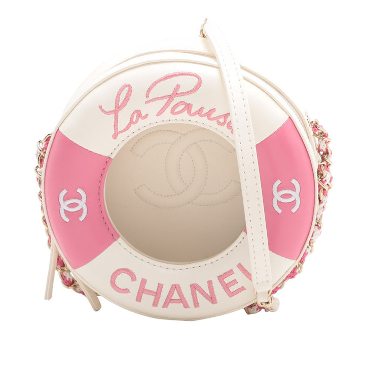Chanel Cuir d’agneau La Pausa Coco Lifesaver Round Bag Blanc – GABY PARIS Authentique