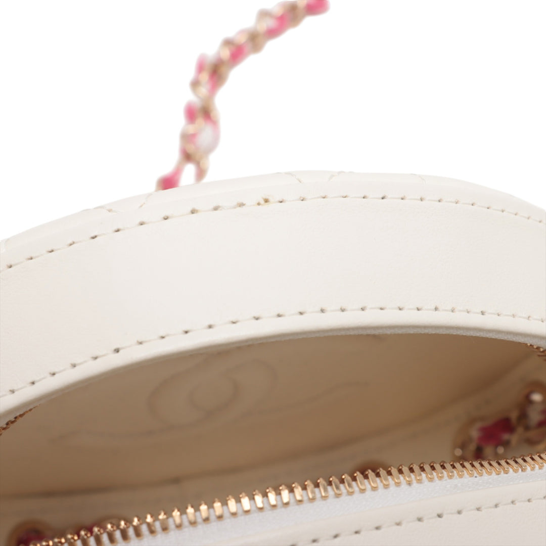 Chanel Cuir d’agneau La Pausa Coco Lifesaver Round Bag Blanc – GABY PARIS Authentique