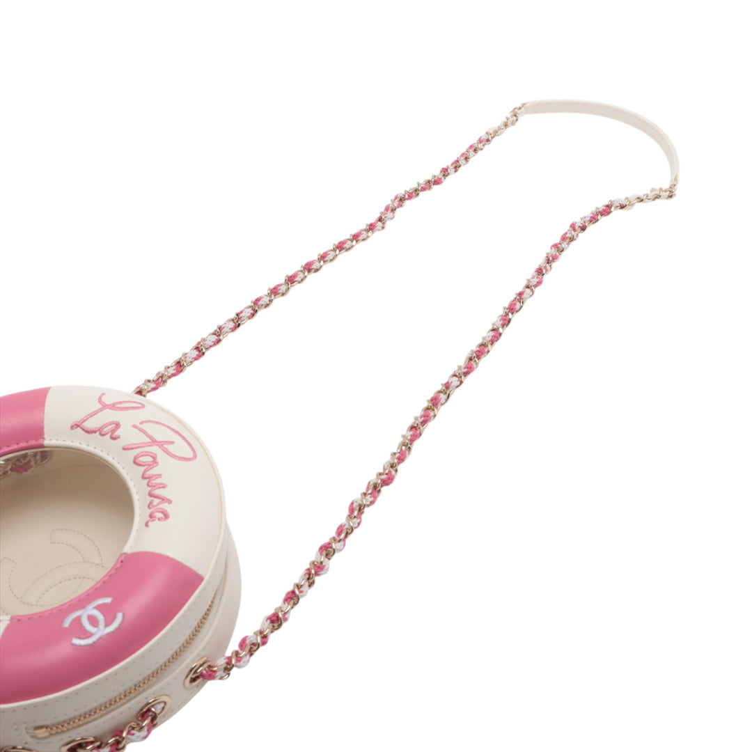 Chanel Cuir d’agneau La Pausa Coco Lifesaver Round Bag Blanc – GABY PARIS Authentique