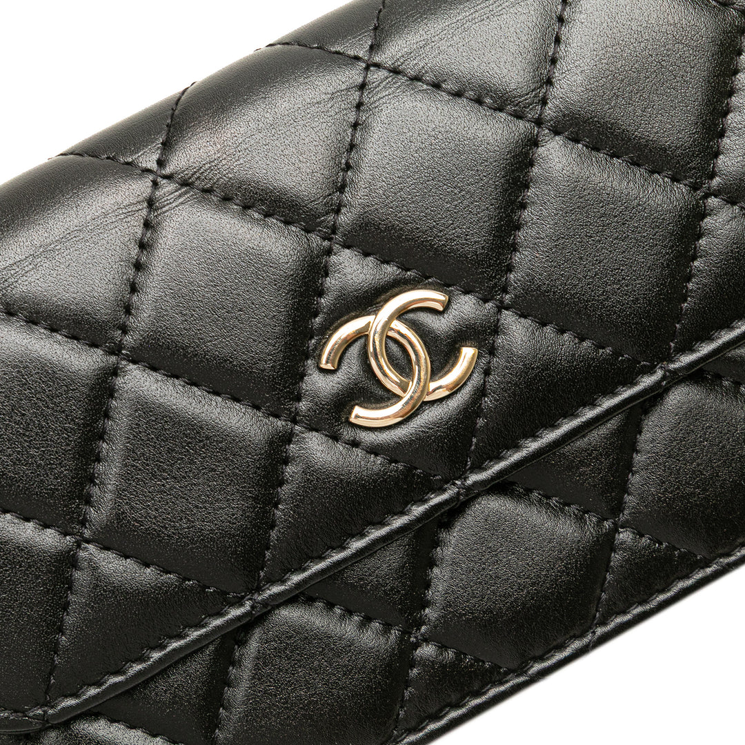 Quilted Calfskin Maxi Pearls Clutch With Chain Black - Gaby Paris