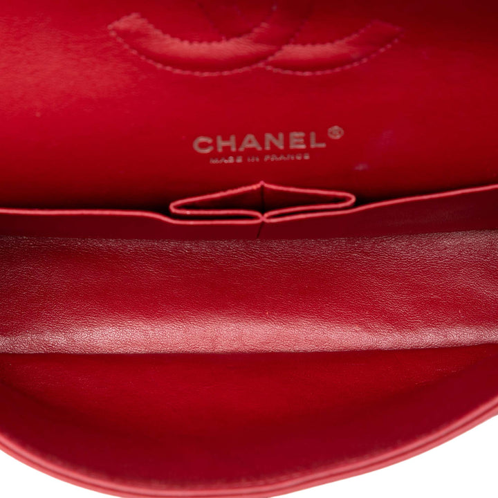 Chanel Medium Classic Cuir verni Double rabat