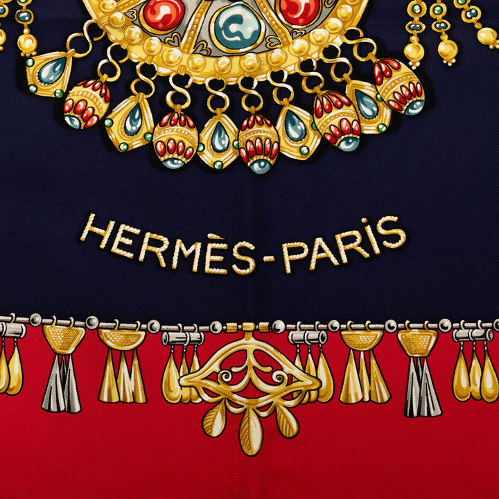 Hermès Carré Parures des Sables 90 Bleu – vue 3 – GABY PARIS