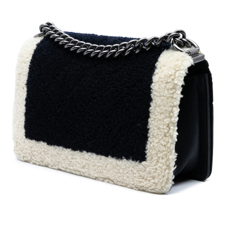 Chanel Bicolore Shearling Boy à rabat Moyen Matière naturelle