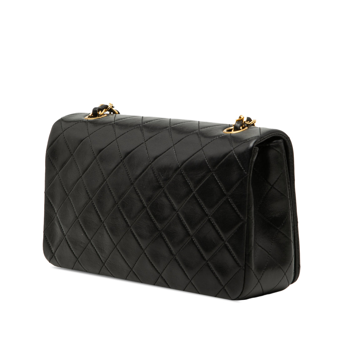 Chanel Medium Matelassé Cuir d’agneau Rabat intégral