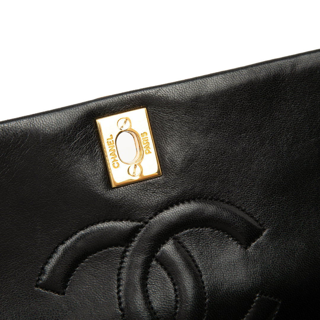 Chanel Medium Matelassé Cuir d’agneau Rabat intégral