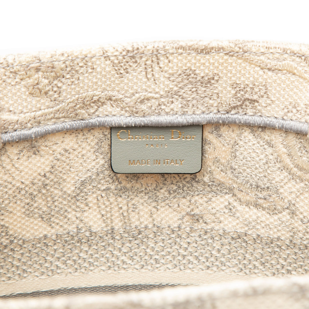 Dior Book Tote brodé Dioriviera De Jouy Moyen Gris – vue 5 – GABY PARIS