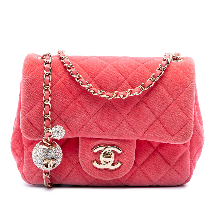 Chanel Classic Carré Perle Crush Rabat simple Mini Rose – vue principale – GABY PARIS