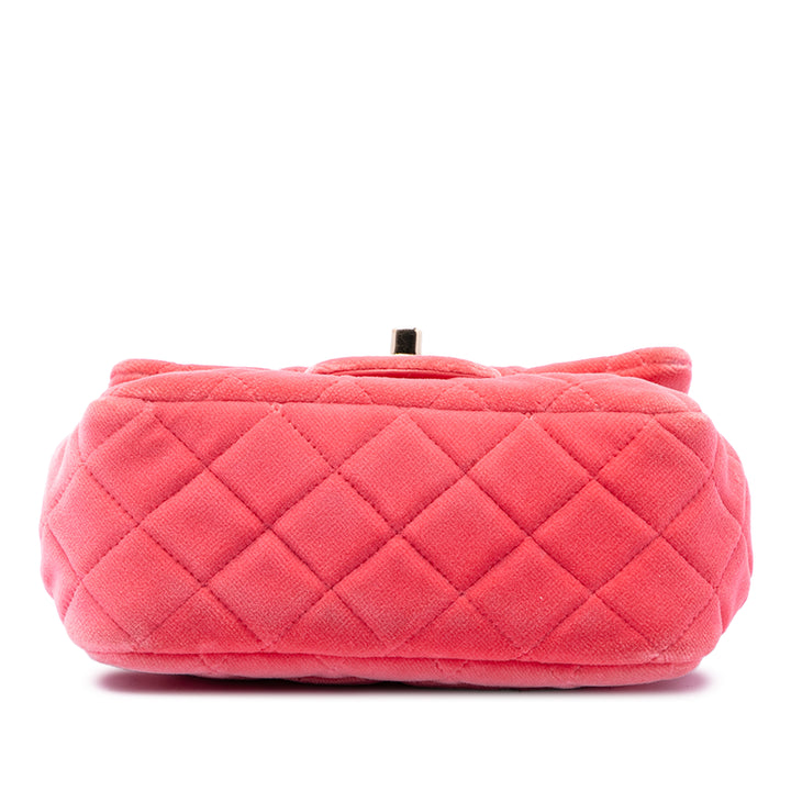 Chanel Classic Carré Perle Crush Rabat simple Mini Rose – vue 3 – GABY PARIS