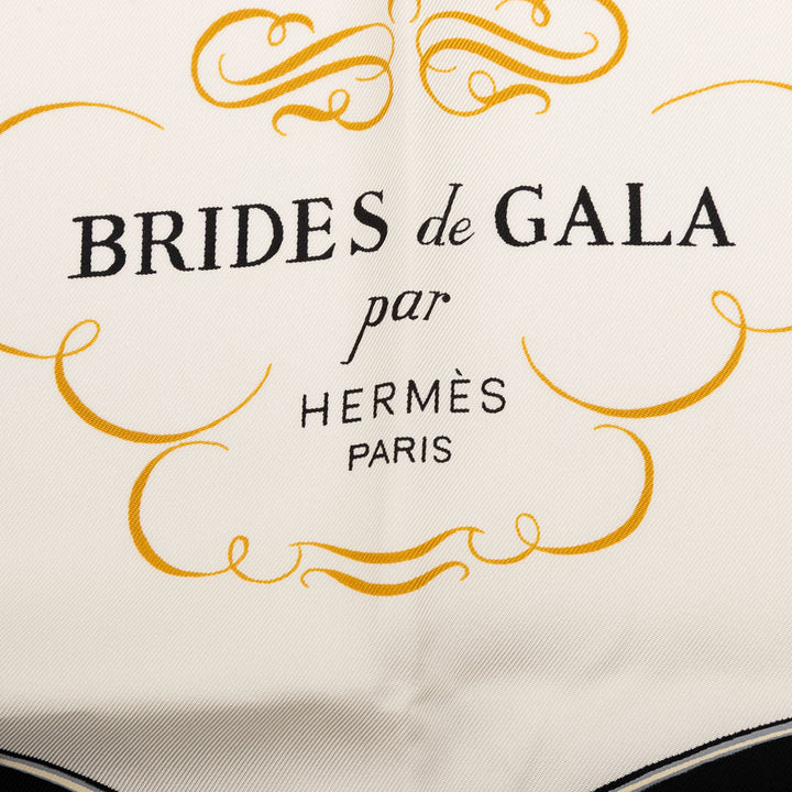 Hermès Brides de Gala Soie Foulard Blanc – GABY PARIS Authentique