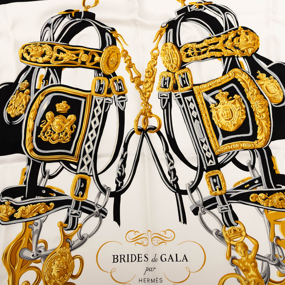 Hermès Brides de Gala Soie Foulard Blanc – GABY PARIS Authentique