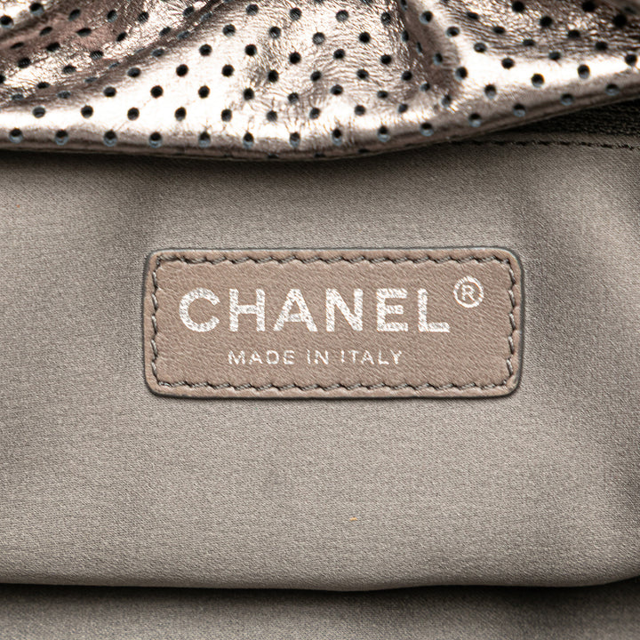 Chanel Métallisé Perforated Cuir de veau Drill Accordion Flap Argenté