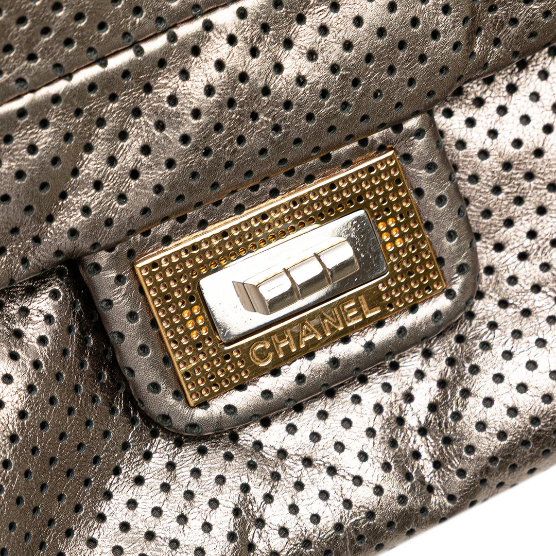 Chanel Métallisé Perforated Cuir de veau Drill Accordion Flap Argenté