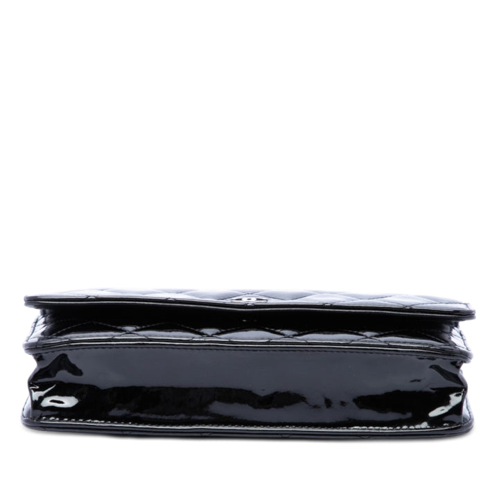 Chanel CC Matelassé Cuir verni Wallet on Chain