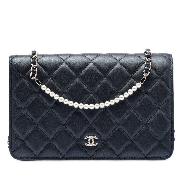 Chanel CC Matelassé Cuir d’agneau Perle Strap Wallet on Chain