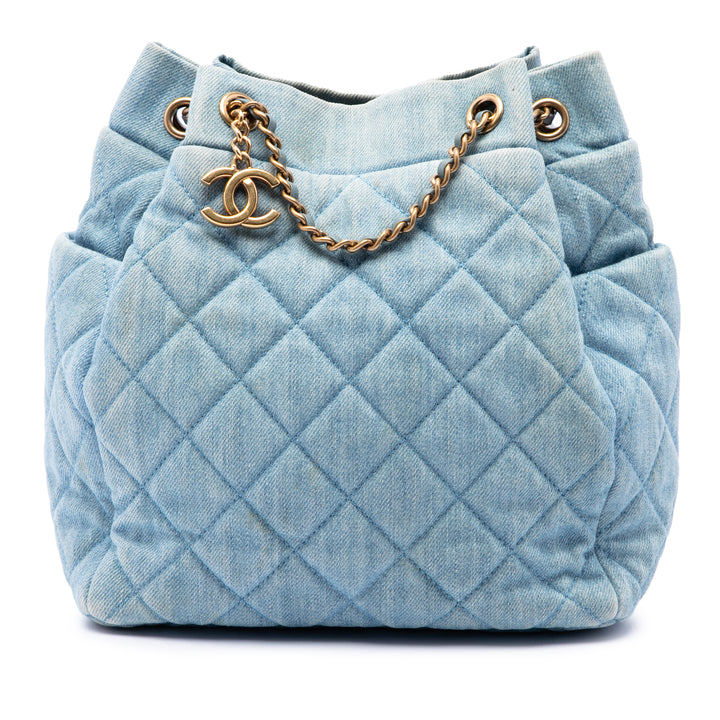 Chanel Matelassé Urban Spirit Sac seau Jean Bleu – vue principale – GABY PARIS