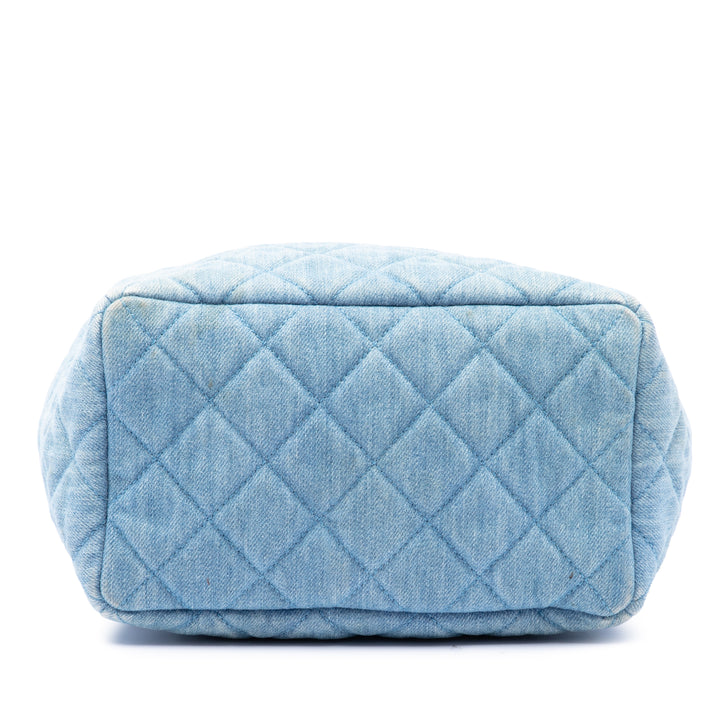 Chanel Matelassé Urban Spirit Sac seau Jean Bleu – vue 3 – GABY PARIS
