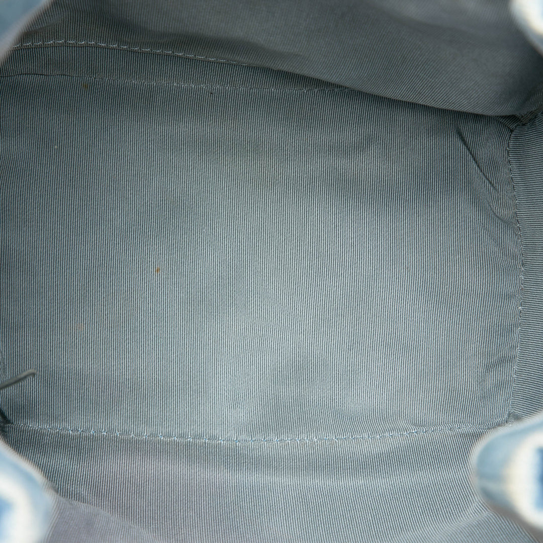 Chanel Matelassé Urban Spirit Sac seau Jean Bleu – vue 4 – GABY PARIS
