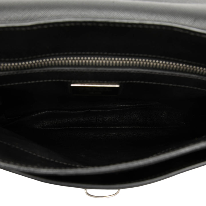 Prada Sac bandoulière Buckle Messenger Saffiano Noir – vue 4 – GABY PARIS