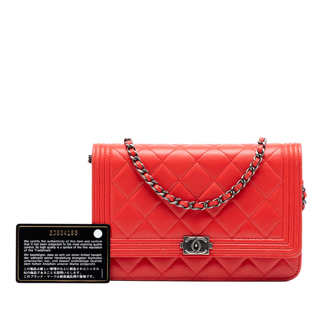 Chanel Matelassé Cuir d’agneau Boy Wallet on Chain