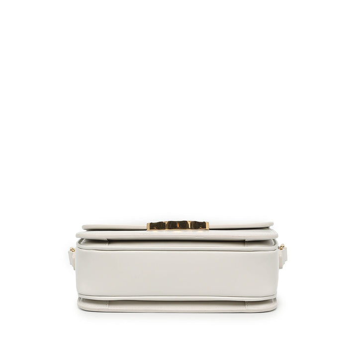 Celine Sac bandoulière brillant Triomphe Teen Cuir de veau Blanc – vue 3 – GABY PARIS