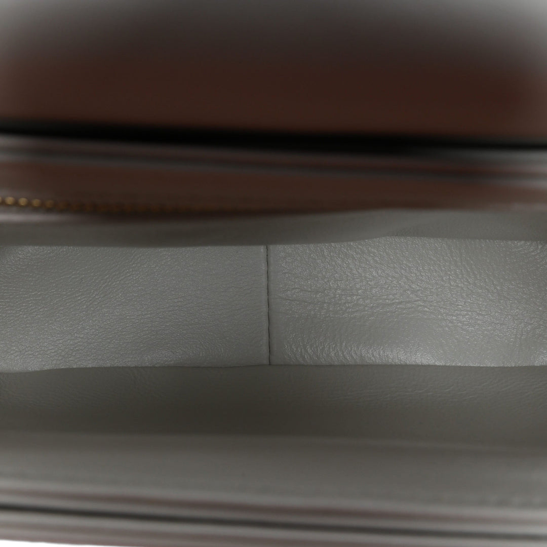 Celine Sac bandoulière brillant Triomphe Teen Cuir de veau Blanc – vue 4 – GABY PARIS